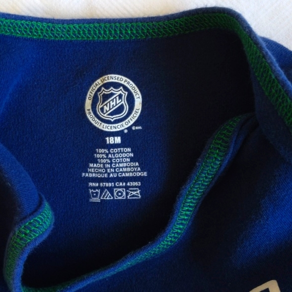 NHL Vancouver Canucks short sleeve bodysuit diaper shirt 18 months baby unisex - Picture 3 of 5